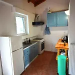 Elena's Family Apartament Leonídion