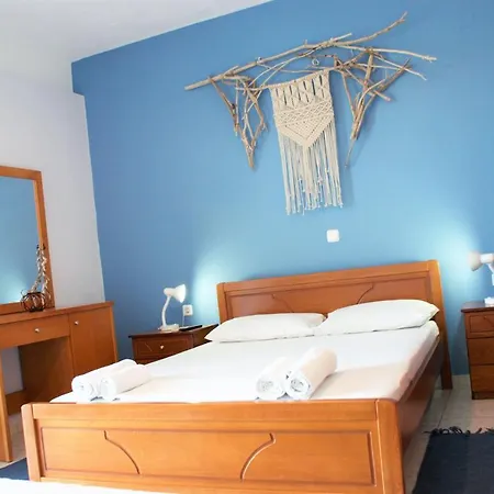 Elena's Family * Leonídion