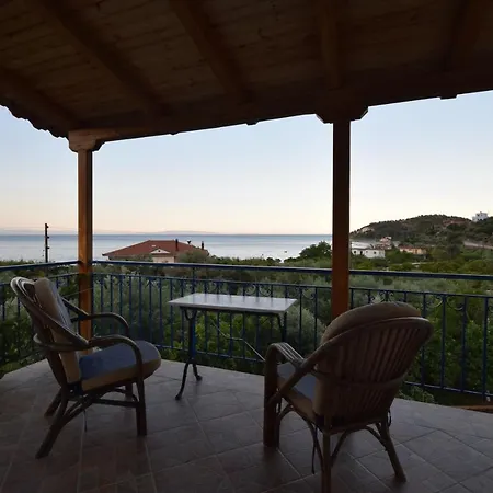 Apartamento Elena's Family Leonídion