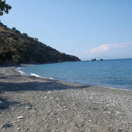 Elena's Family Leonídion