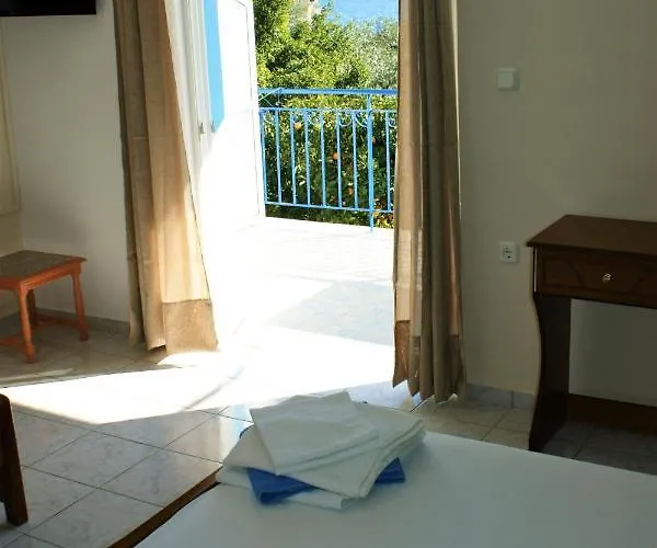 Elena's Family Leonídion