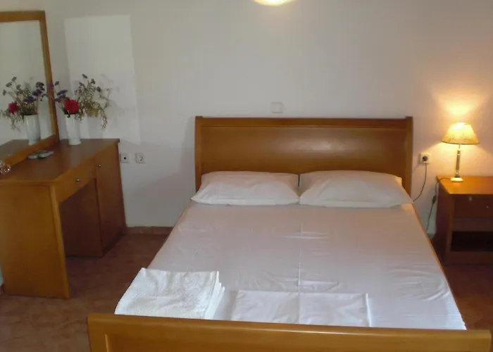 Elena's Family * Leonídion